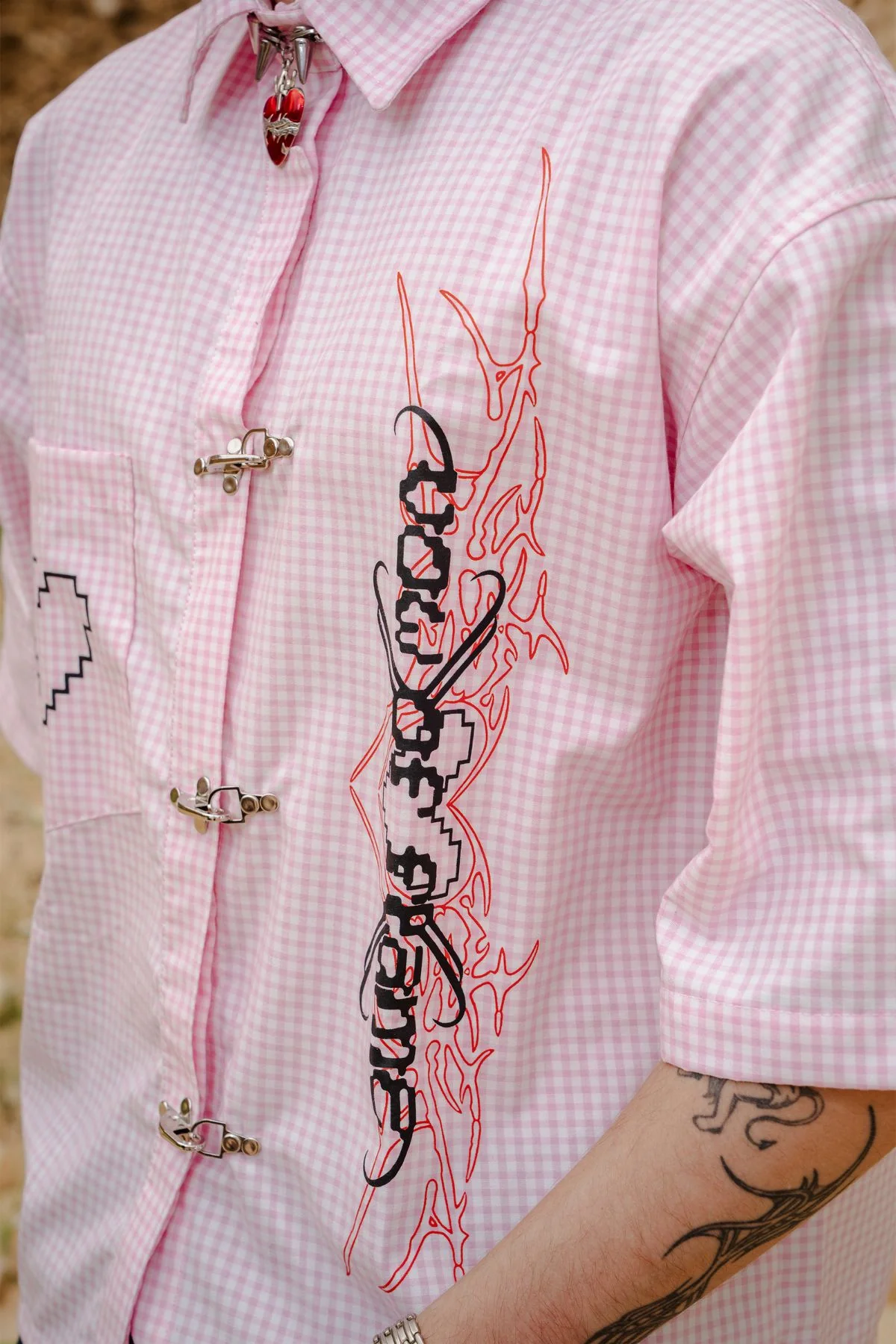 CAMISA CON ALAMARES VOW OF FLAME - Image 2