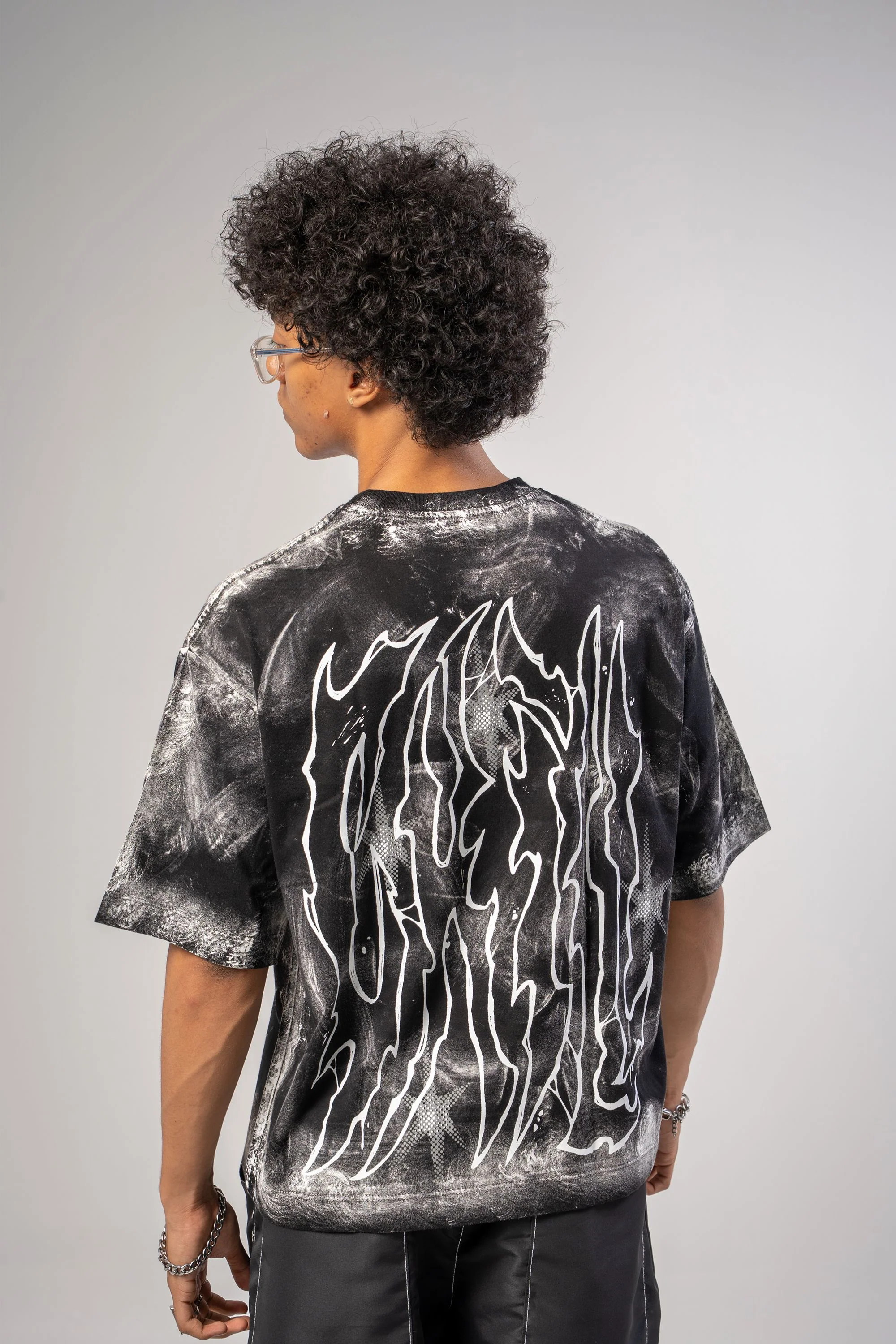 Camiseta Distressed Chill Lover Club - Image 3