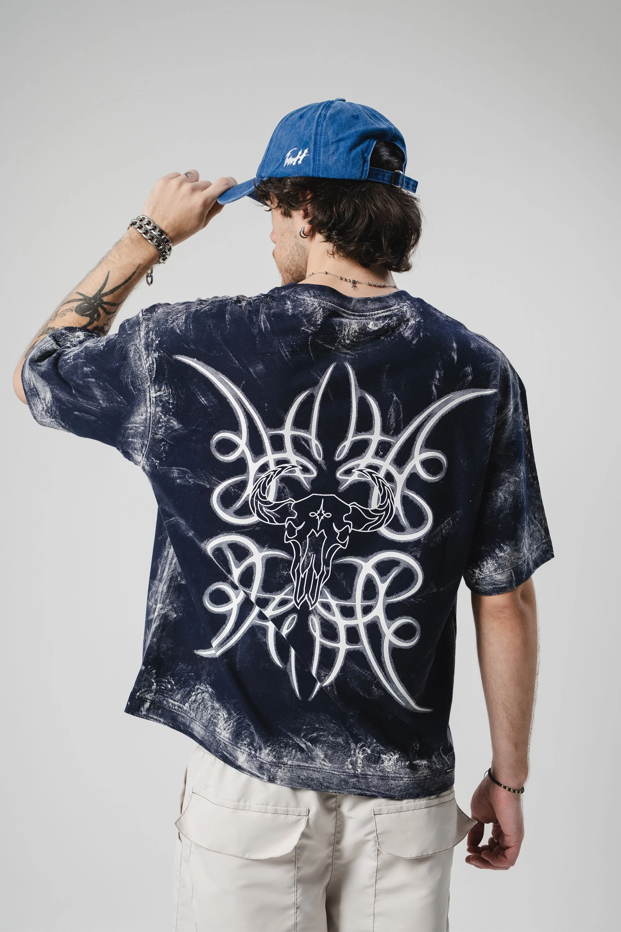Camiseta Distressed Totem - Image 2