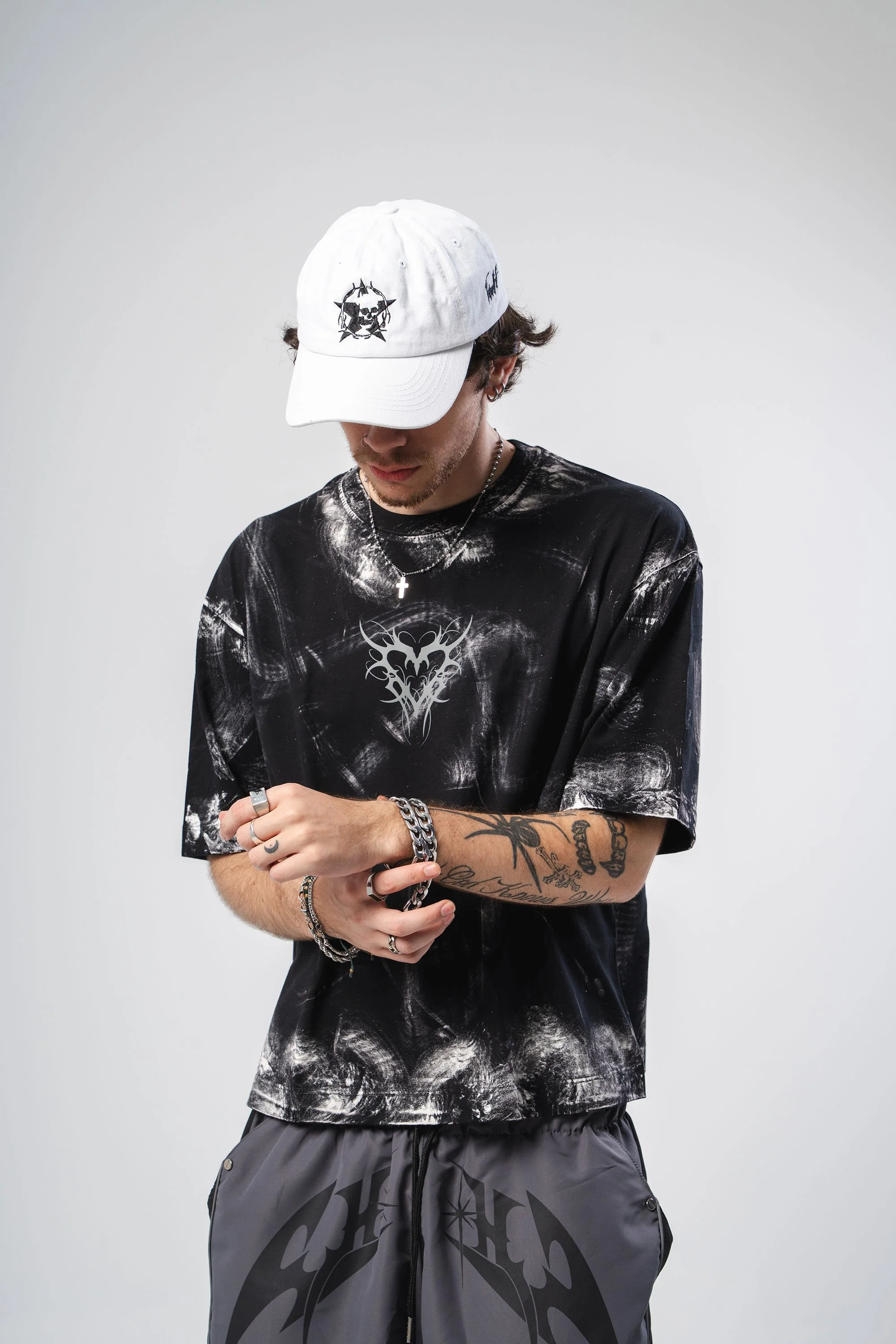 Camiseta Distressed Tribal Heart - Image 5