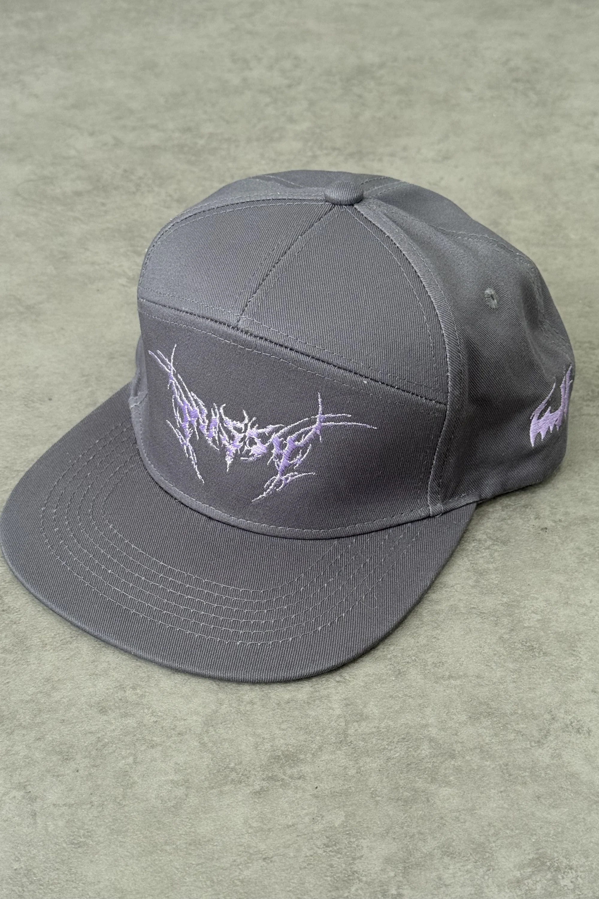 Gorra 5 paneles Pussy - Image 3
