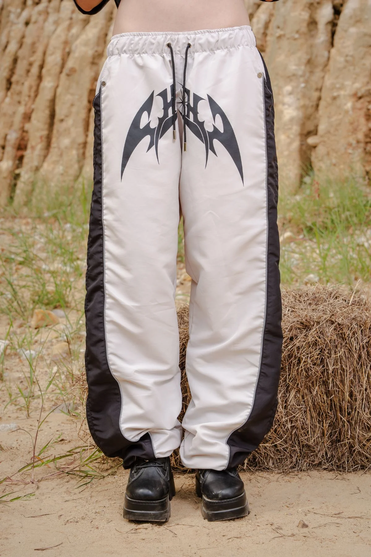 Parachute Track - Image 6