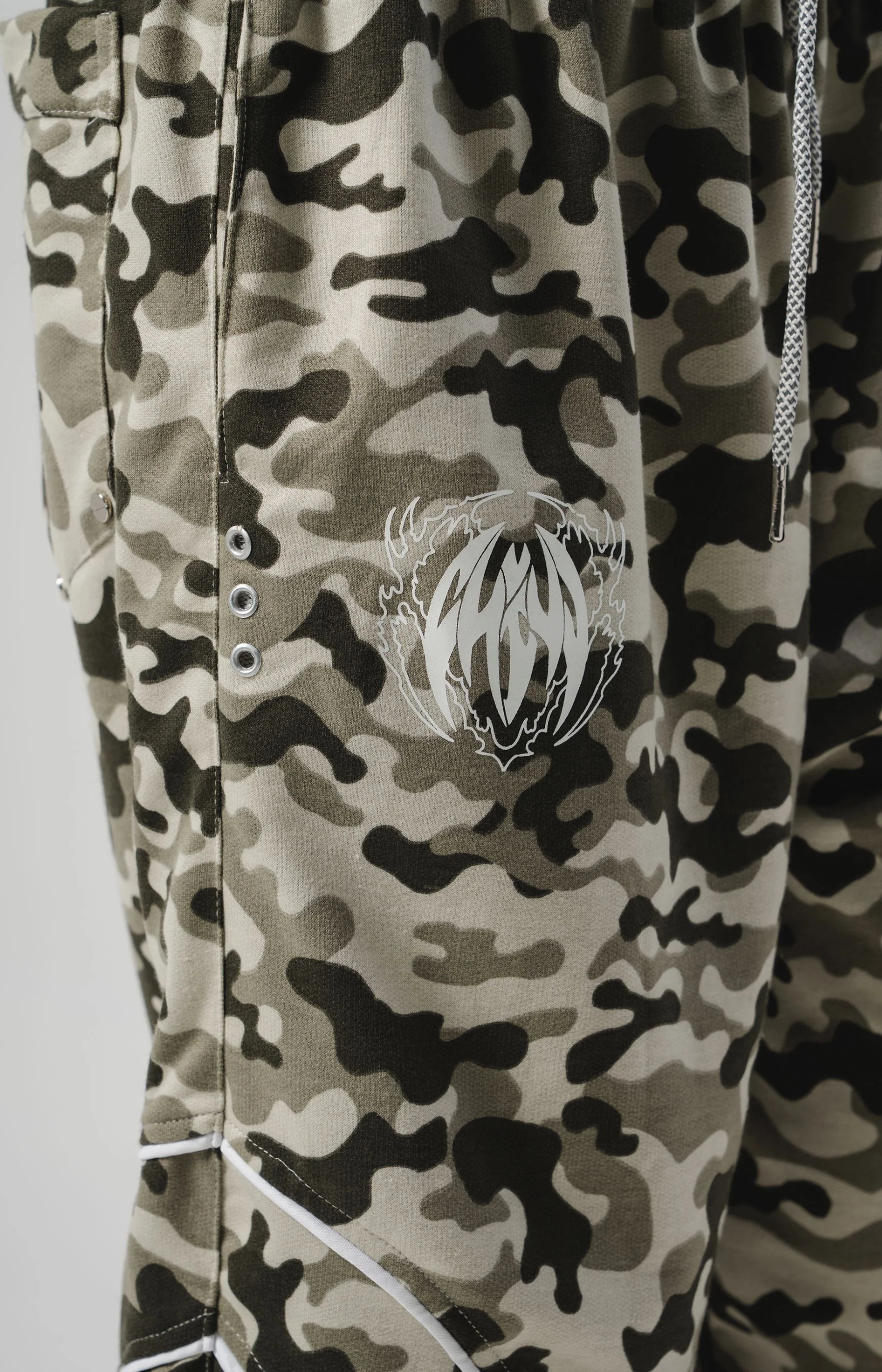 Sudadera Camo - Image 3