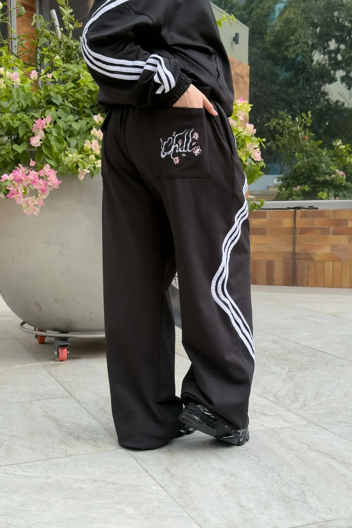 Sudadera Ondas Negra - Image 3